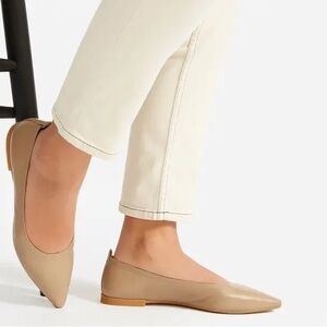 NIB Everlane 40 Hour Flat Leather color Taupe size 7.5